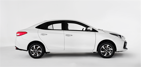 Thân xe tại đại lý Toyota Vinh