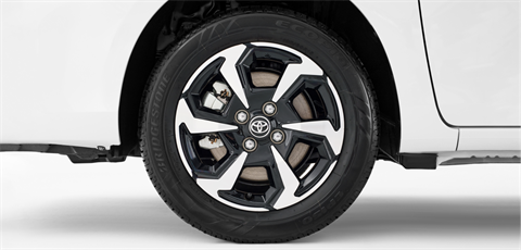 Vành & lốp xe tại đại lý Toyota Vinh