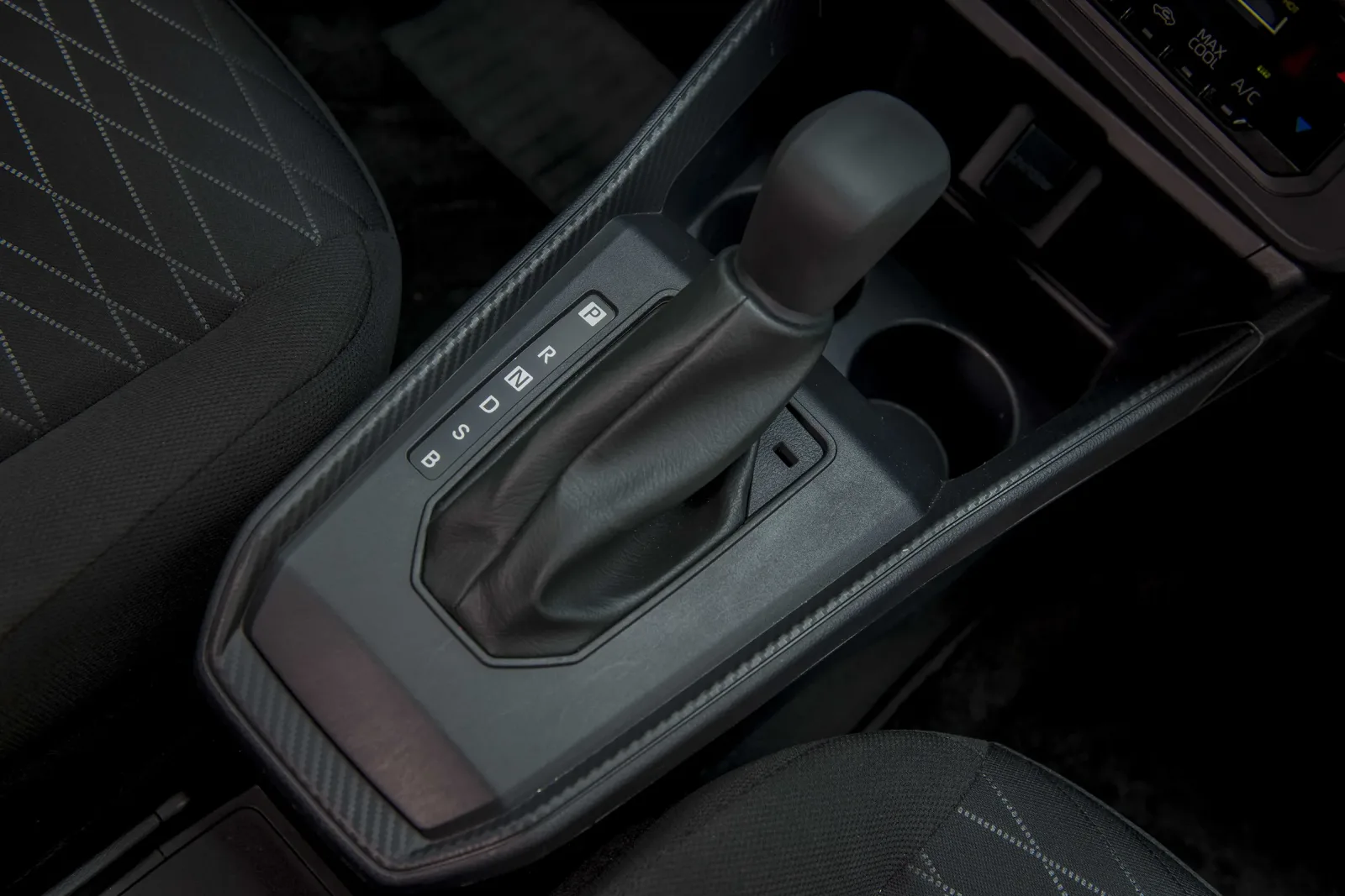 Toyota Wigo – ảnh 12