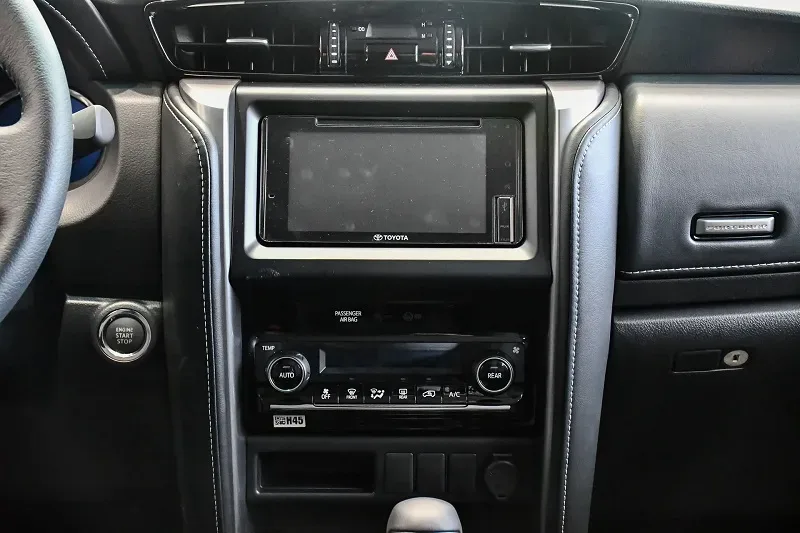 Toyota Fortuner – ảnh 7