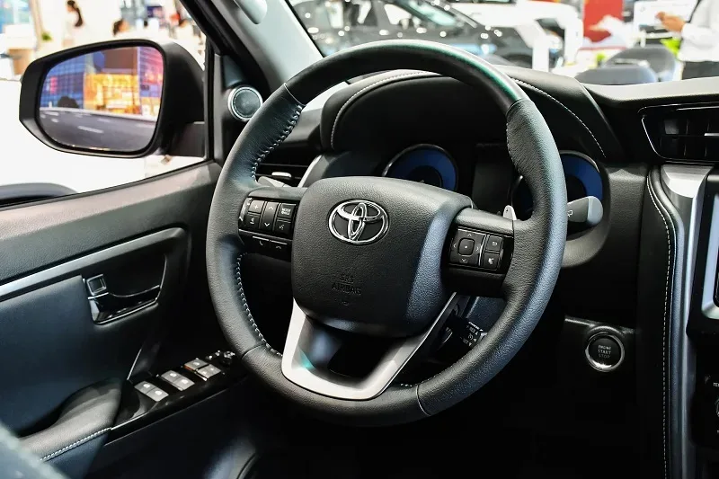 Toyota Fortuner – ảnh 14