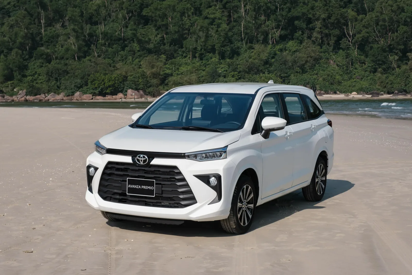 Toyota Avanza Premio – ảnh 10