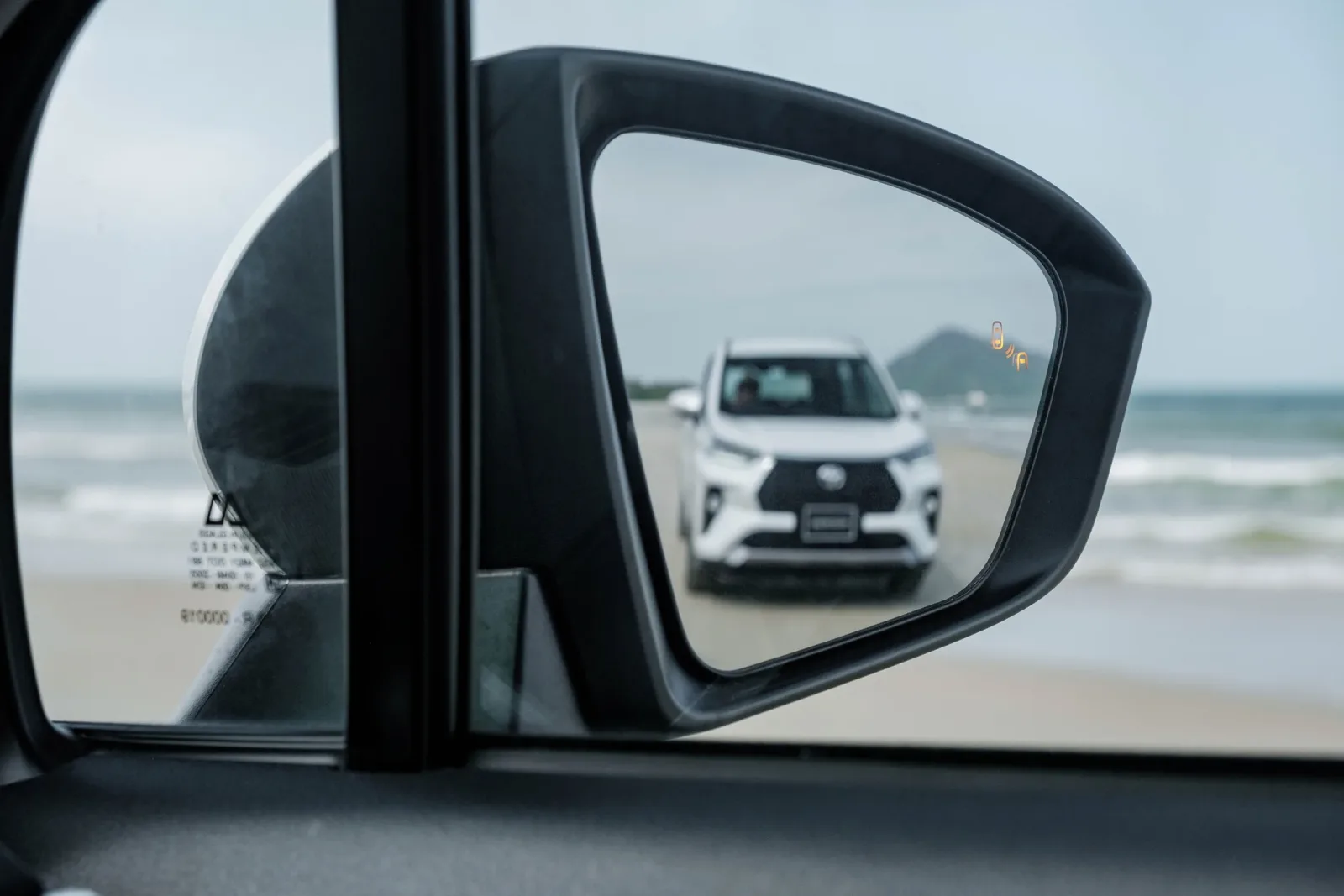Toyota Avanza Premio – ảnh 13