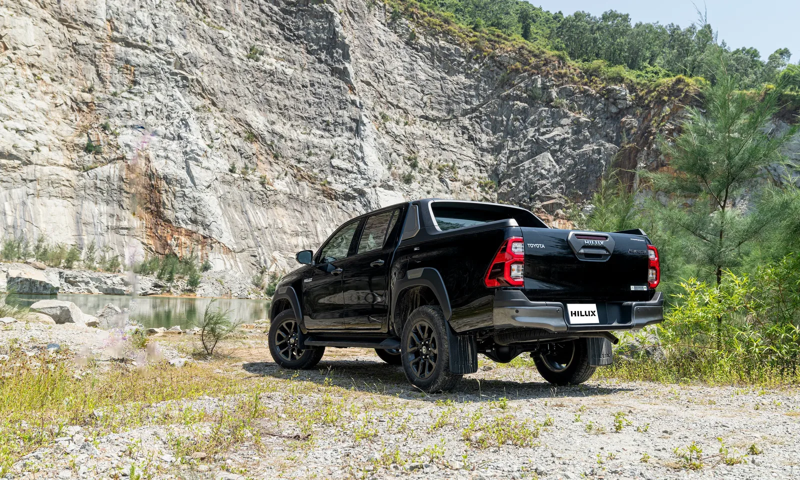 Toyota Hilux – ảnh 5
