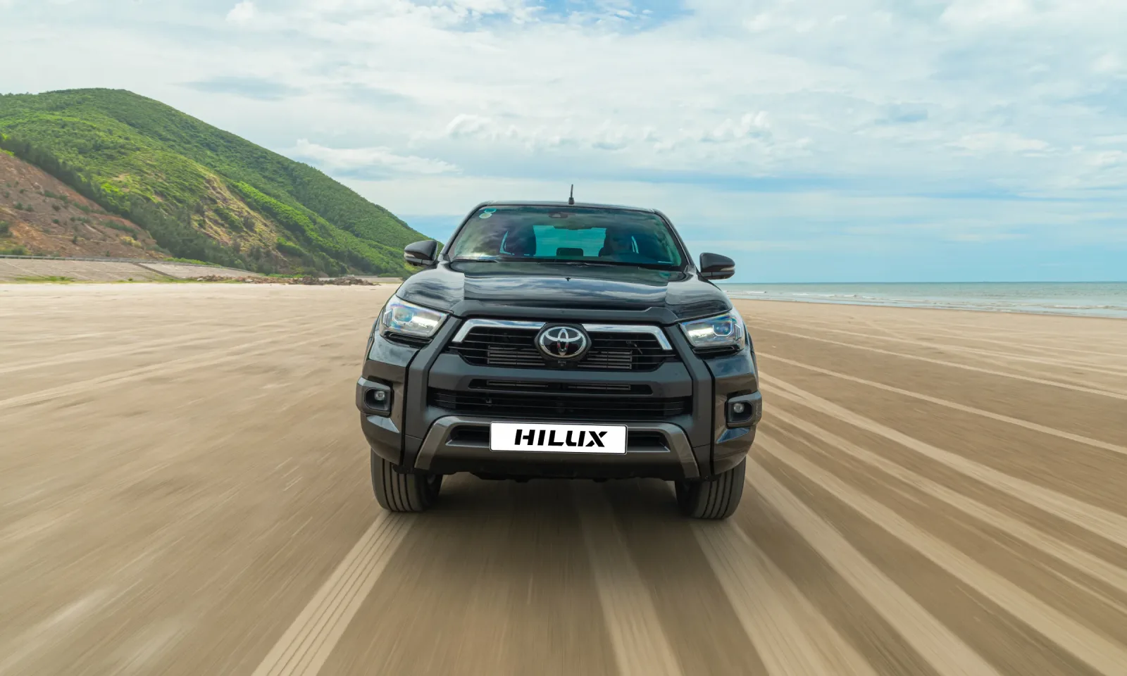 Toyota Hilux – ảnh 10