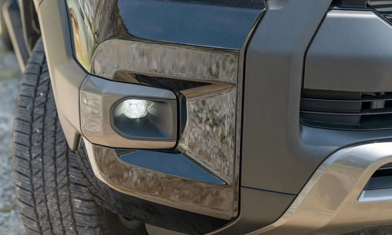 Toyota Hilux – ảnh 12